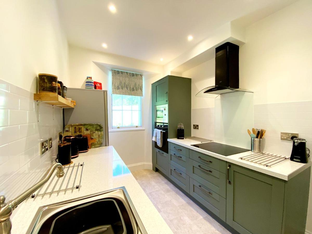 Tramontane Apartment At Hesketh Crescent Torquay Bagian luar foto