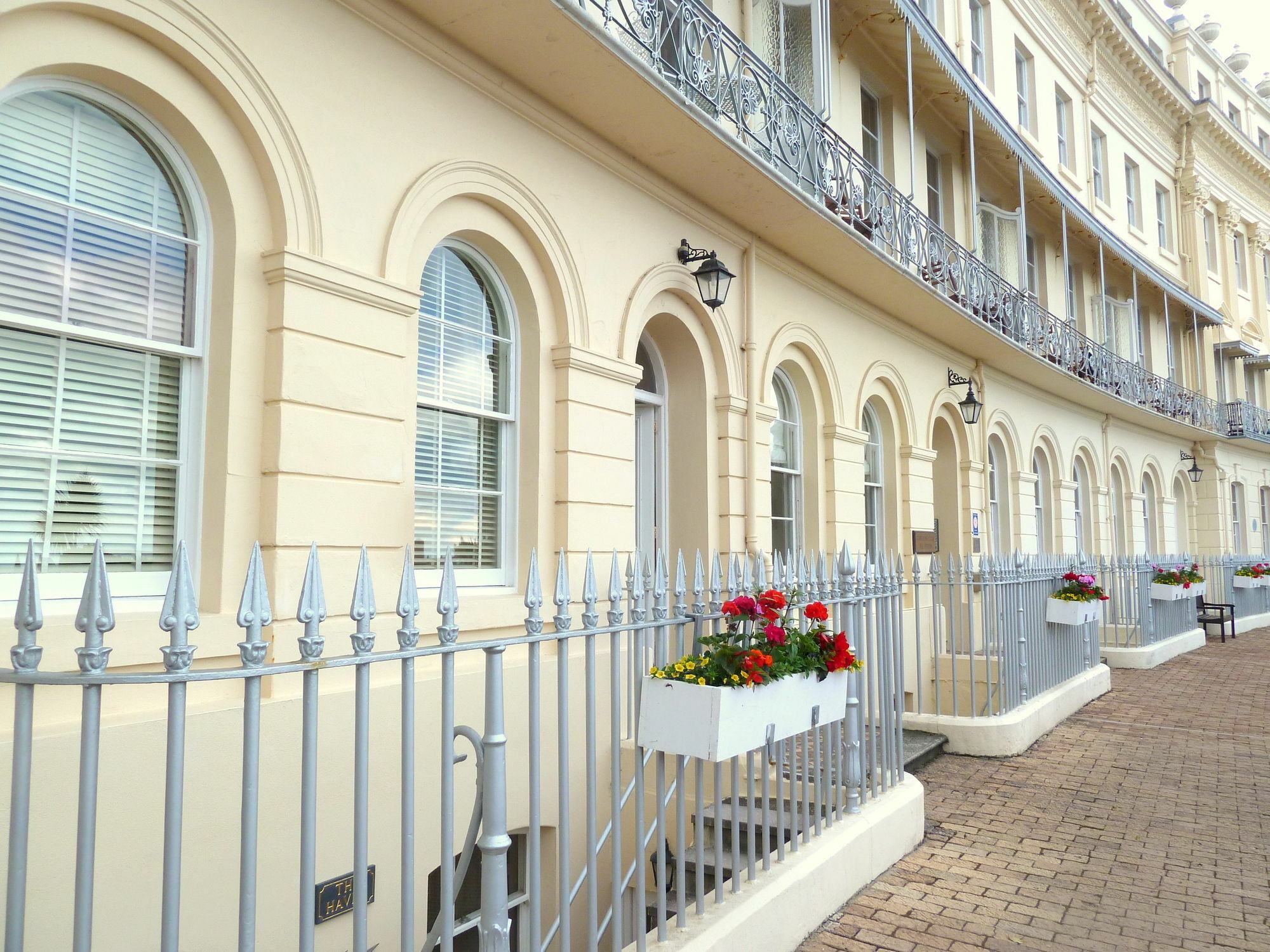 Tramontane Apartment At Hesketh Crescent Torquay Bagian luar foto